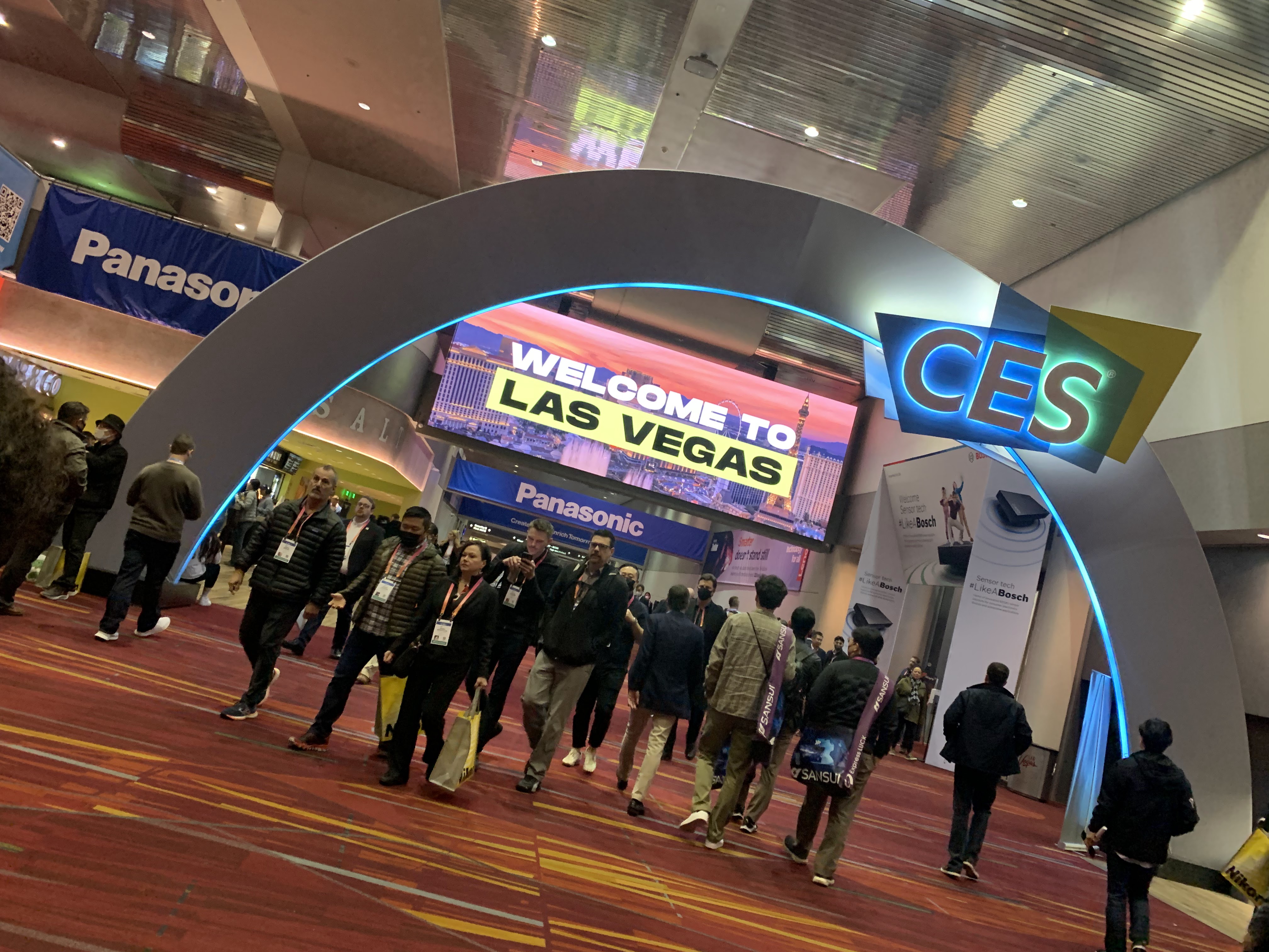 CES attendees arriving in Las Vegas